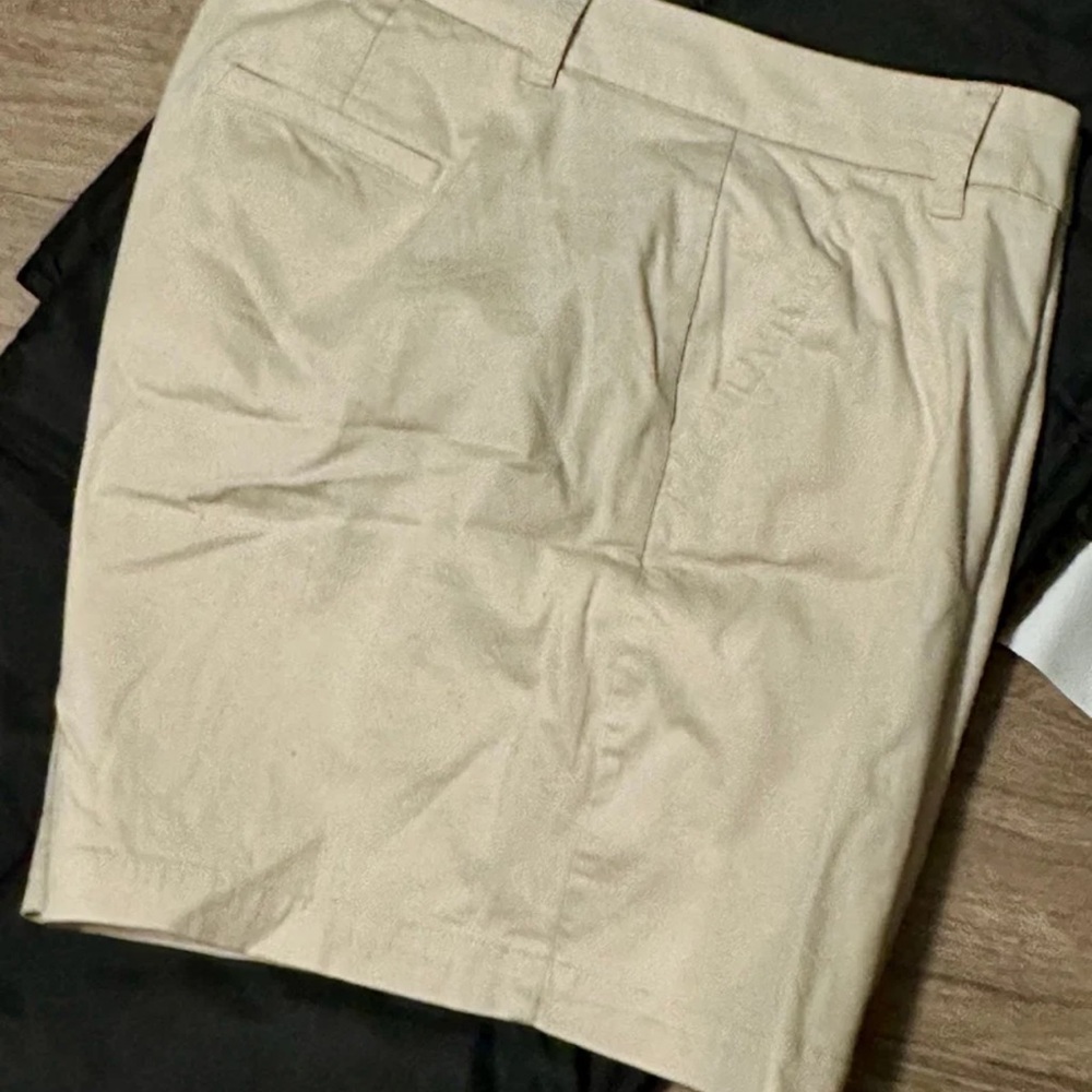 Crown & Ivy Caroline Curvy Shorts